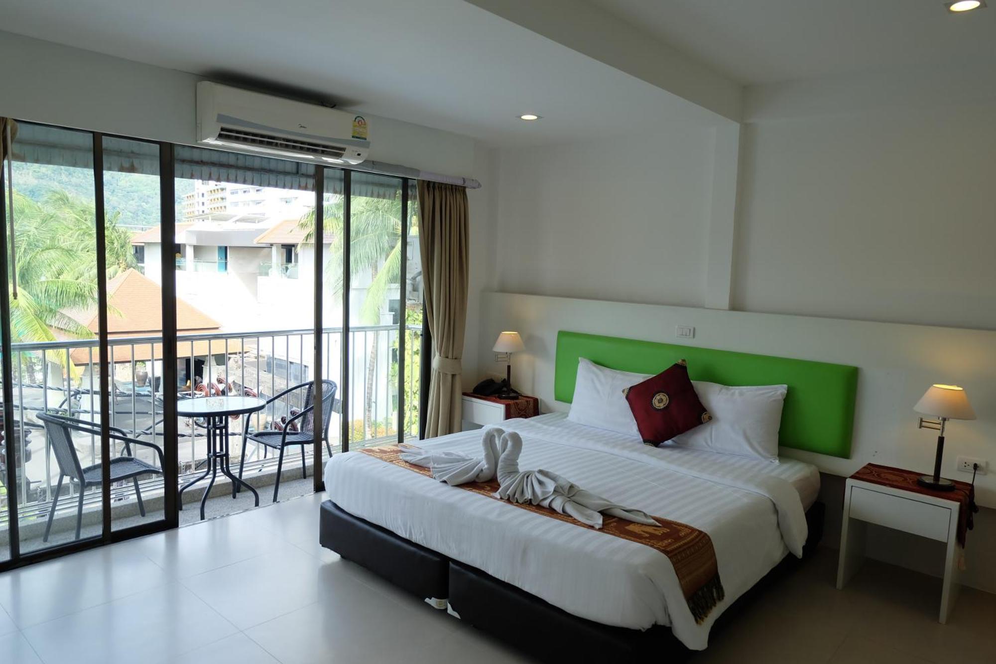 Armoni Patong Beach Hotel Habitación foto
